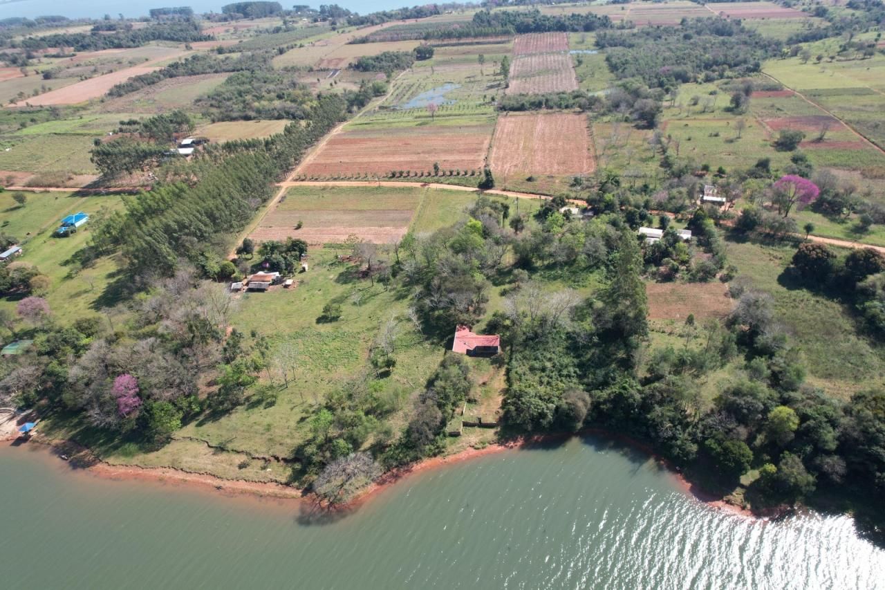 PROPIEDAD EN VENTA FRENTE AL LAGO YGUAZÚ (terreno con casa)