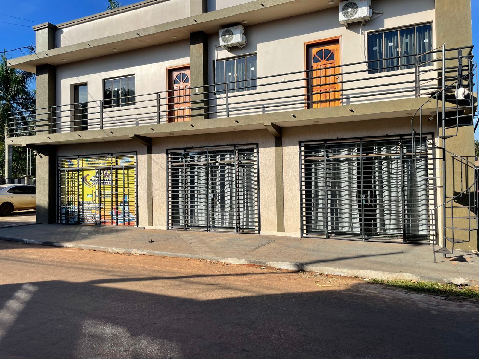 ALQUIILO ESTE SALON - Calle Fidel Maíz - B° San Blas